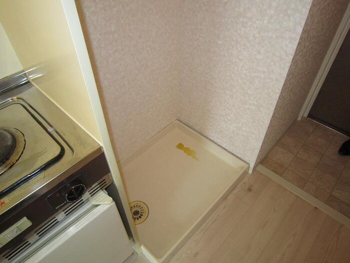 物件内観写真16　(洗濯機置場)