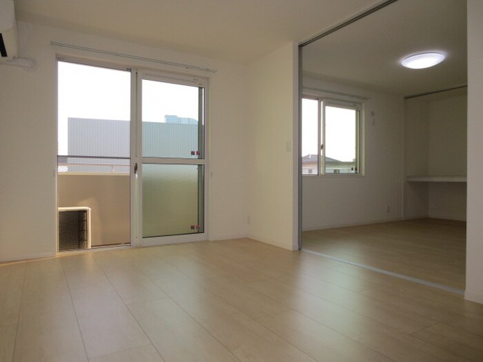 物件内観写真10　(居室)