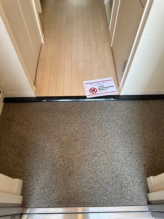 物件内観写真21　(玄関)