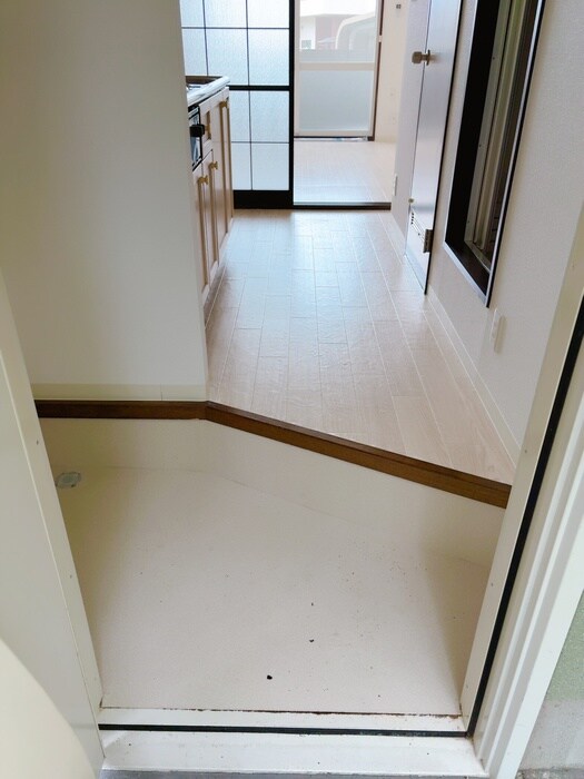 物件内観写真15　(玄関)