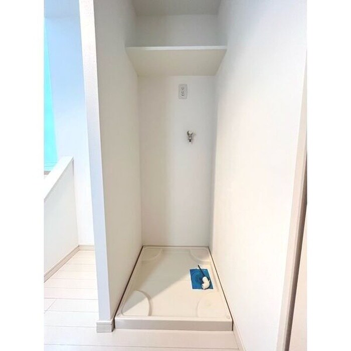 物件内観写真16　(洗濯機置場)