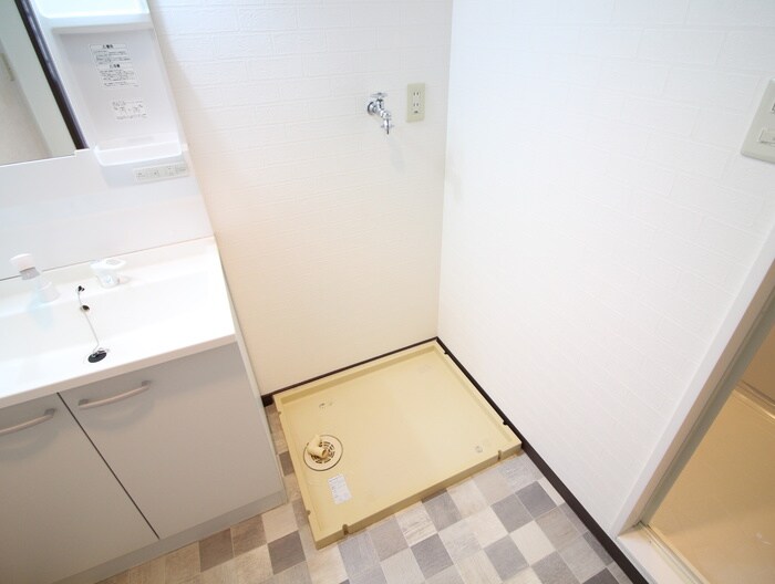 物件内観写真14　(洗濯機置場)