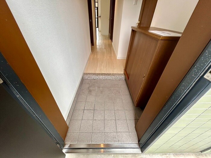 物件内観写真14　(玄関)