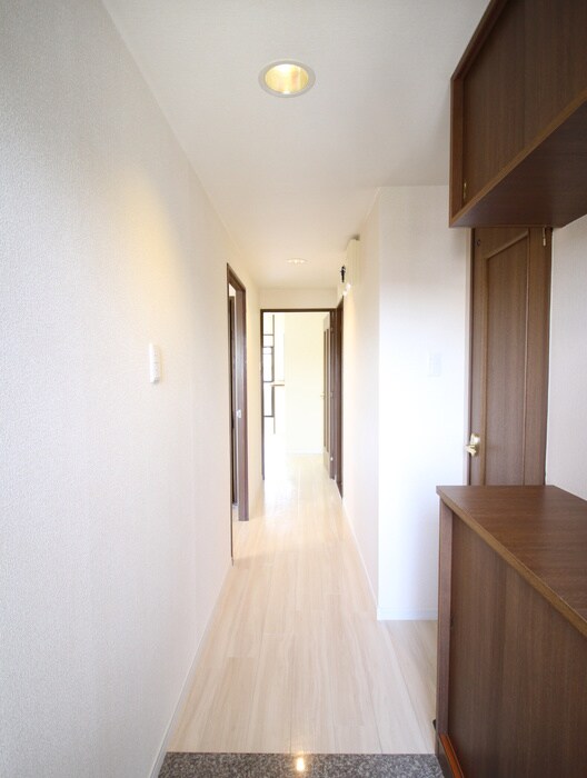 物件内観写真15　(廊下)