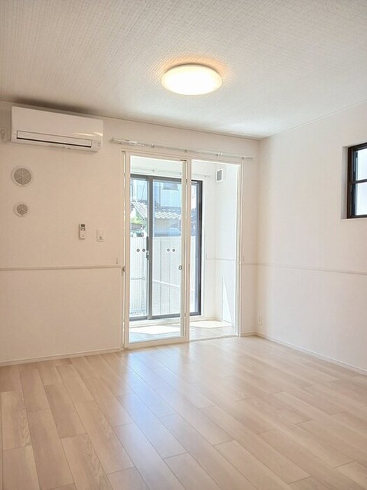 物件内観写真4　(居室)