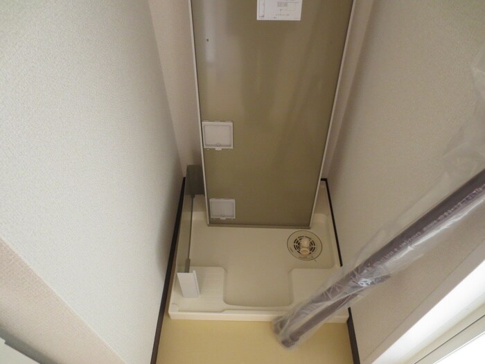 物件内観写真13　(洗濯機置場)