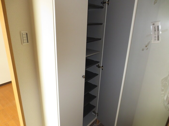 物件内観写真15　(靴箱)