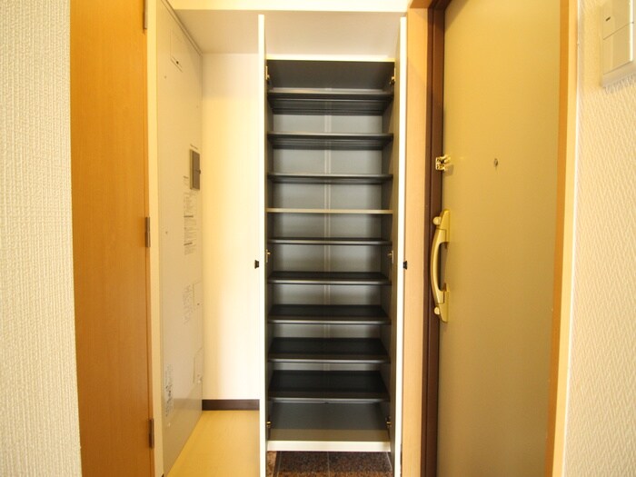 物件内観写真15　(靴箱)