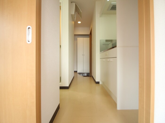 物件内観写真18　(廊下)