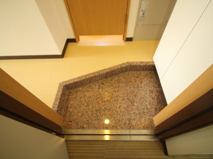 物件内観写真19　(玄関)