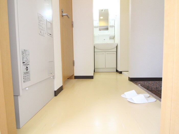 物件内観写真20　(廊下)