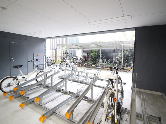 物件外観写真3　(駐輪場)