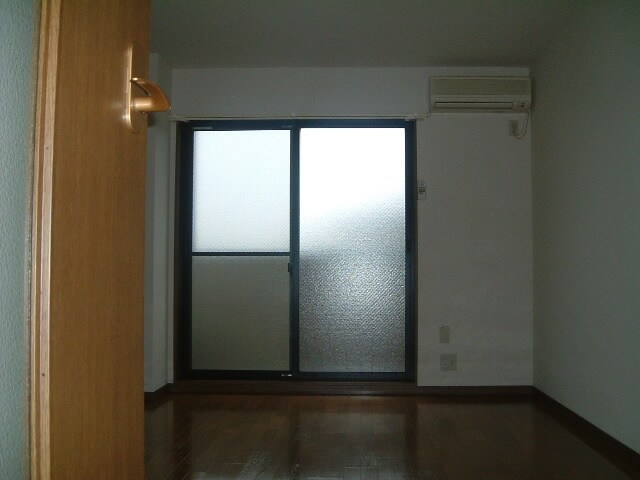 物件内観写真4　(居室)