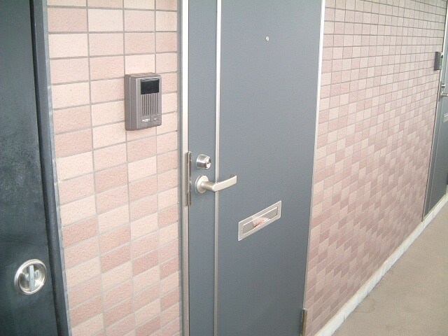 物件内観写真13　(玄関)