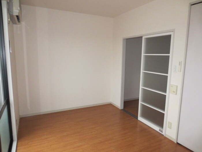 物件内観写真5　(居室)