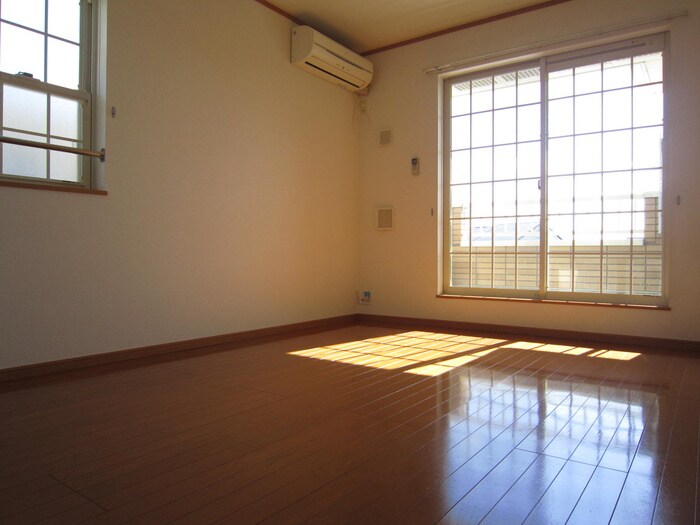 物件内観写真4　(居室)