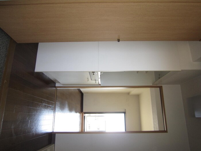 物件内観写真10　(玄関)