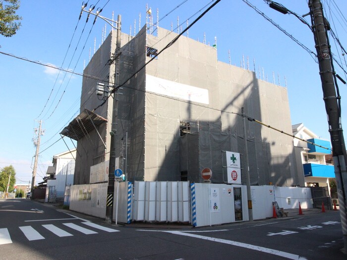 物件外観写真1　(建築中)