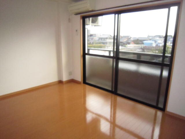 物件内観写真4　(居室)