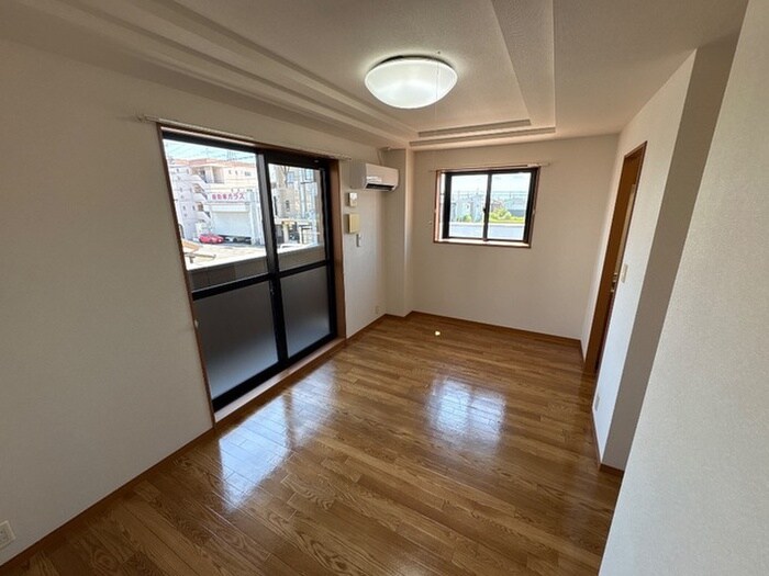 物件内観写真4　(居室)