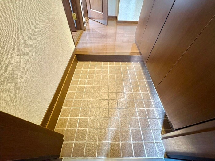 物件内観写真17　(玄関)