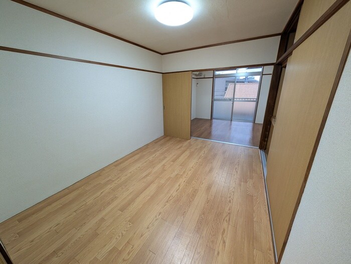 物件内観写真8　(居室)