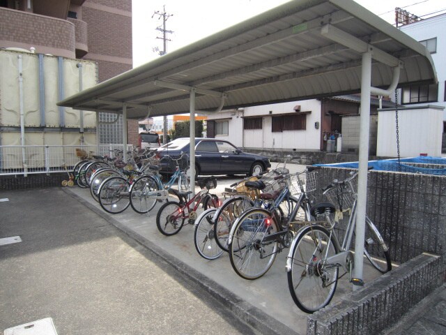 物件外観写真3　(駐輪場)