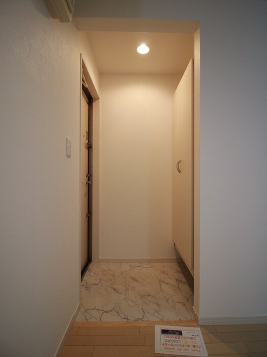 物件内観写真16　(玄関)