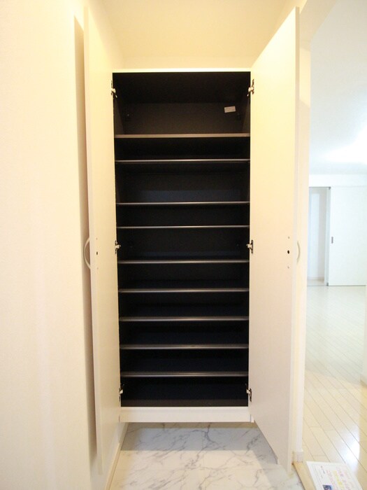 物件内観写真18　(靴箱)