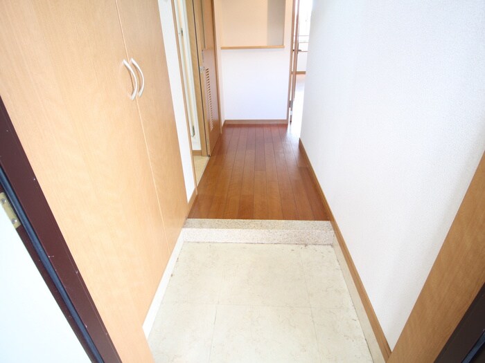 物件内観写真22　(玄関)