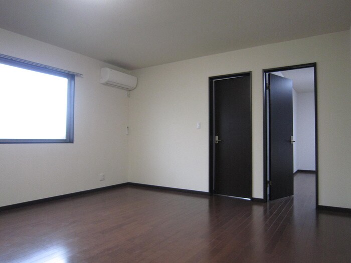 物件内観写真13　(居室)