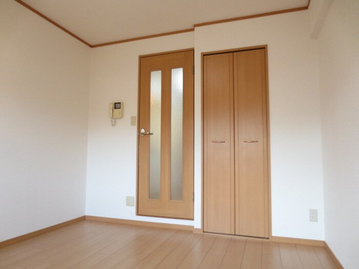 物件内観写真4　(居室)