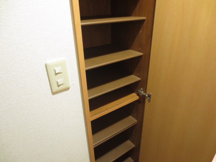 物件内観写真11　(靴箱)