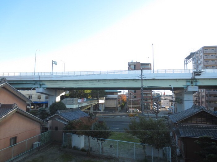 物件内観写真18　(室内からの展望)