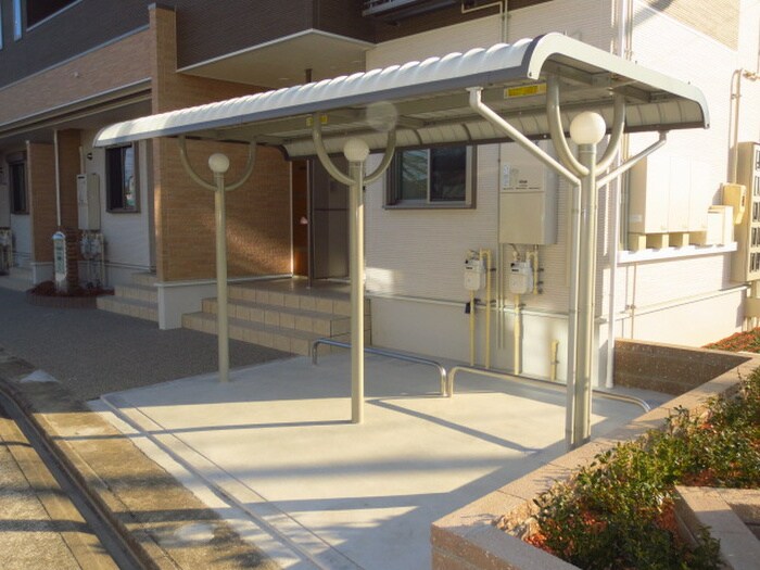 物件外観写真3　(駐輪場)