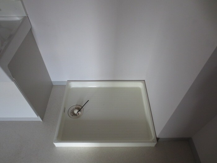 物件内観写真12　(洗濯機置場)