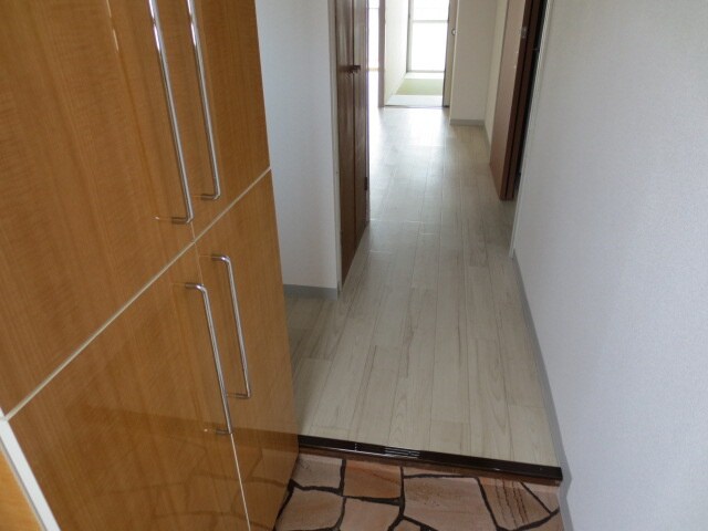 物件内観写真15　(玄関)