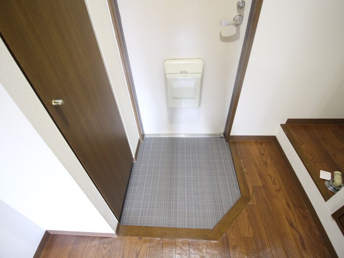 物件内観写真14　(玄関)