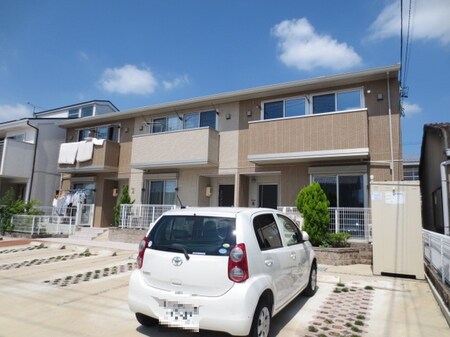 Ｔｒｏｉｓ　Ａｍｂｒｅ外観写真