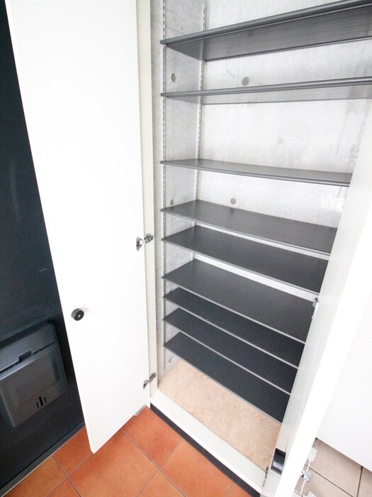 物件内観写真9　(靴箱)