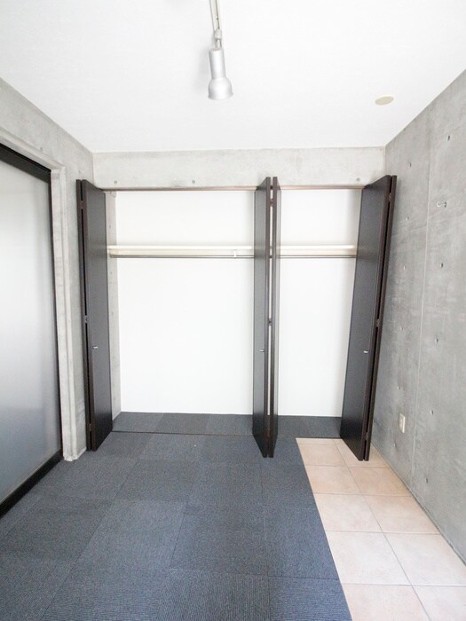 物件内観写真18　(収納)