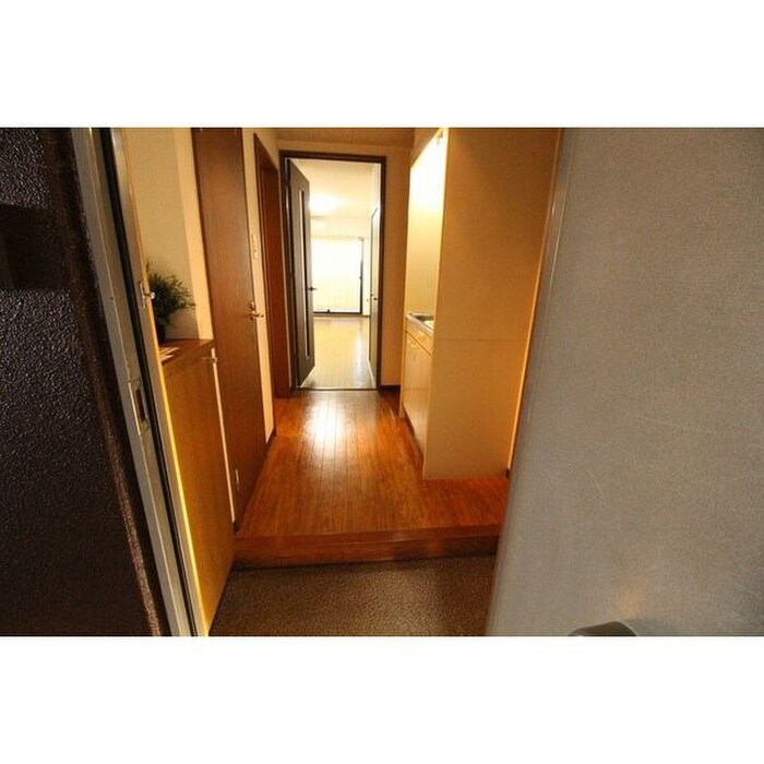 物件内観写真6　(玄関)