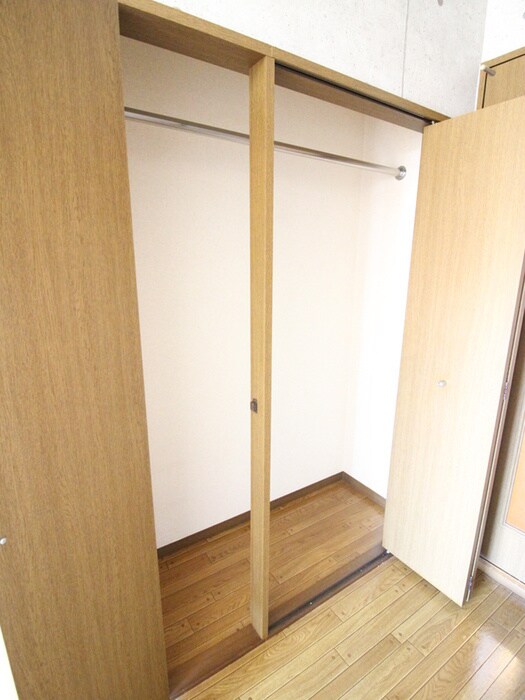 物件内観写真12　(収納)