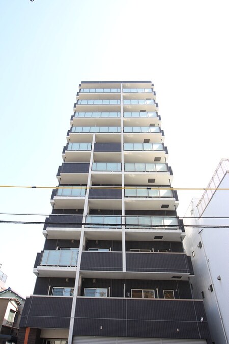 Ｚｅｆｉｒ　Ｏｚｏｎｅ外観写真