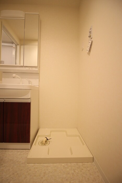 物件内観写真14　(洗濯機置場)