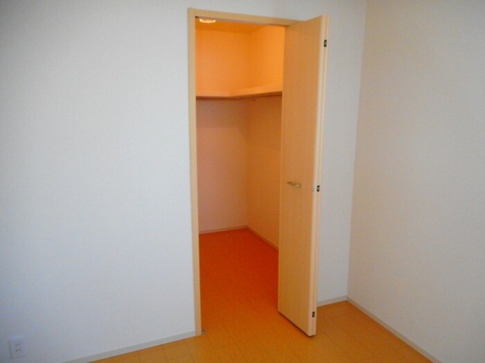 物件内観写真10　(収納)