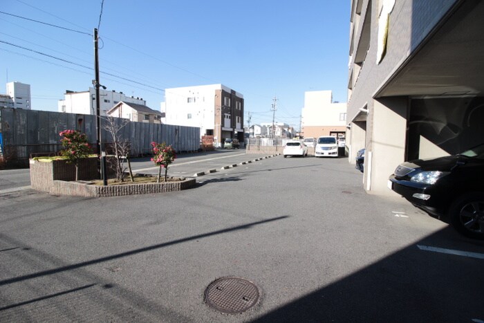 物件外観写真6　(駐車場)