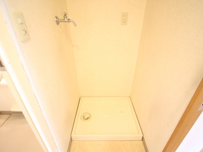 物件内観写真13　(洗濯機置場)