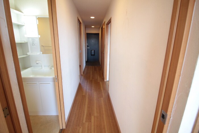 物件内観写真18　(廊下)
