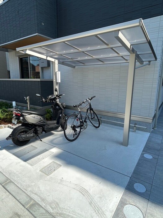 物件外観写真6　(駐輪場)